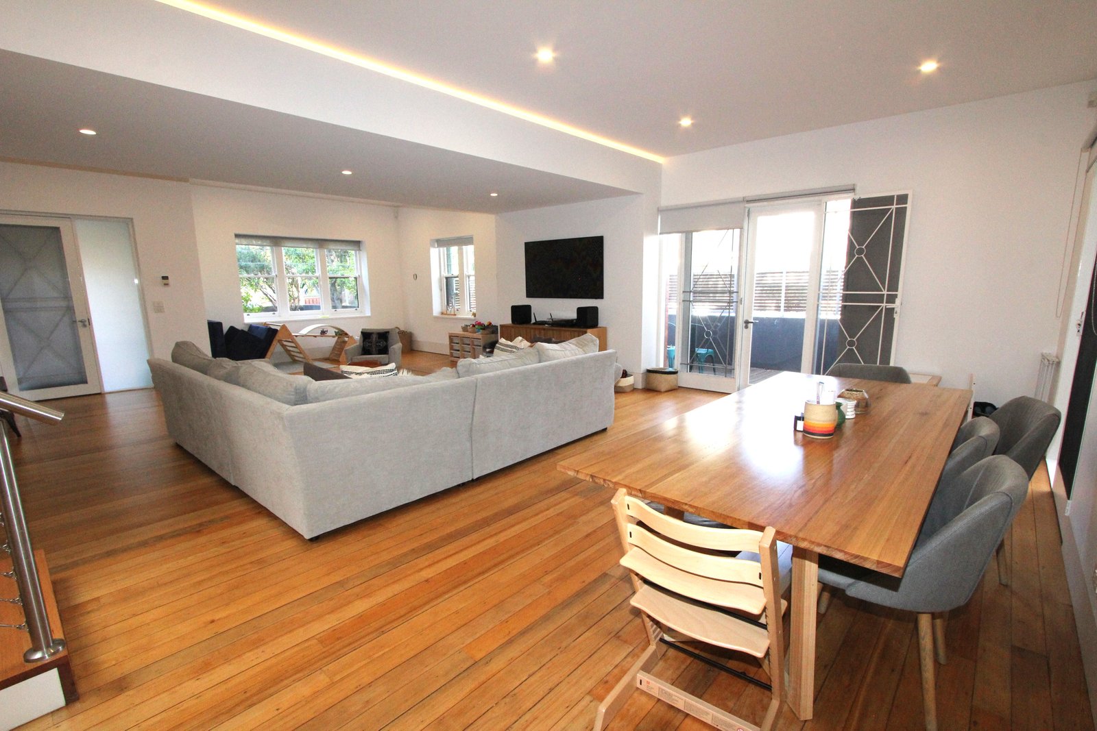 Real Estate and Property in 6 Glen Huntly Road, Elwood, VIC