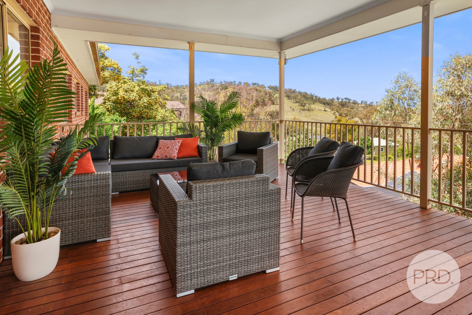 6 Glenview Place TAMWORTH 2