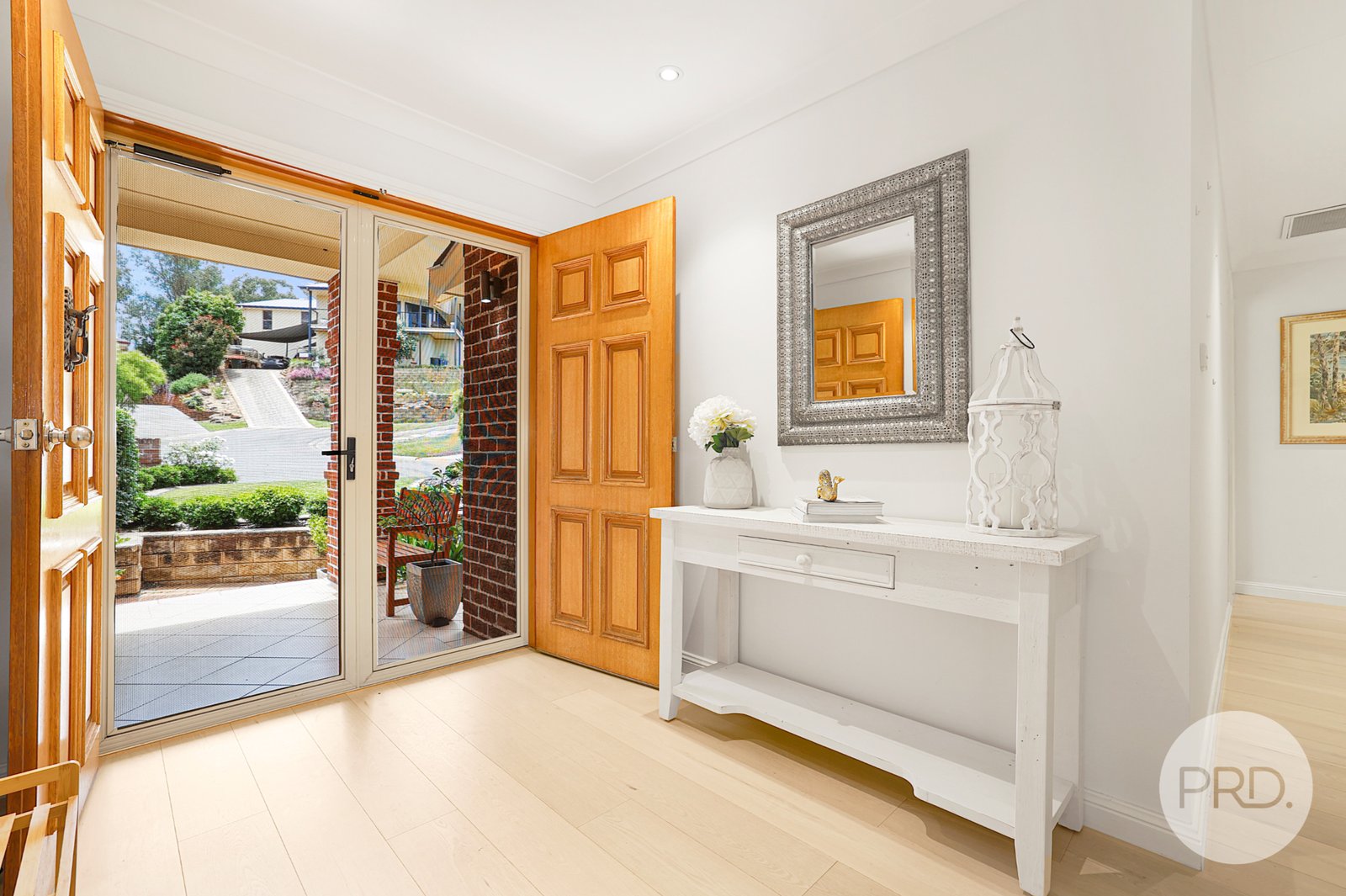 6 Glenview Place TAMWORTH 5