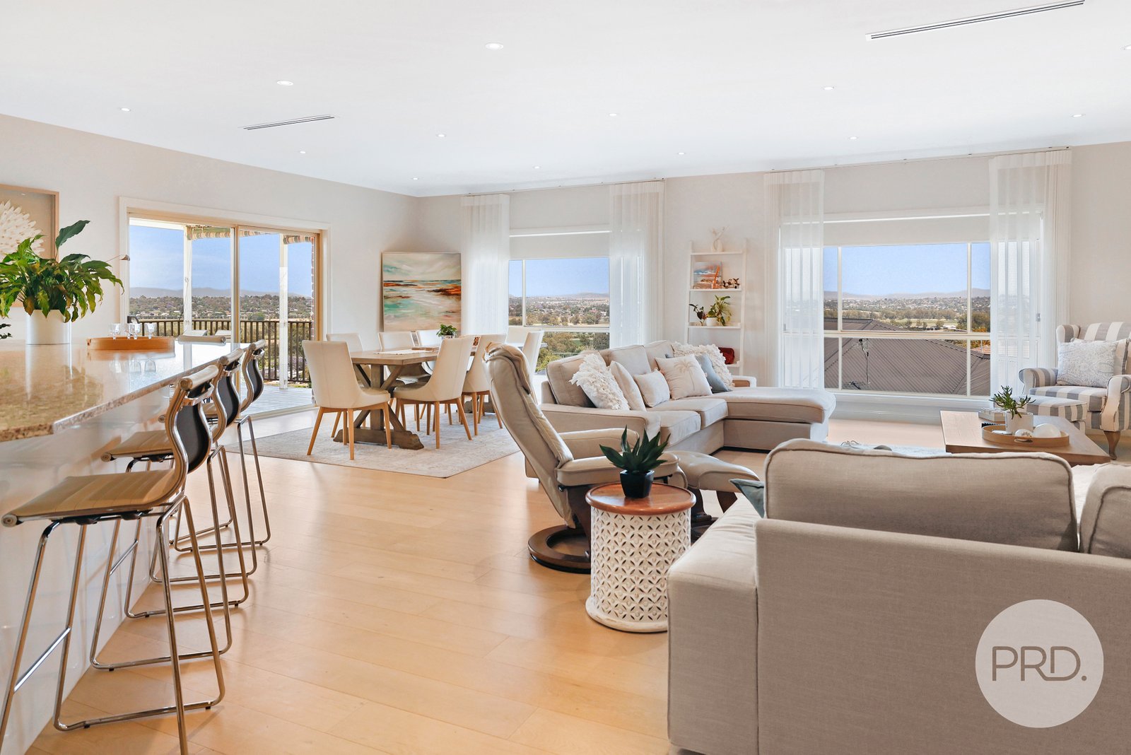 6 Glenview Place TAMWORTH 8