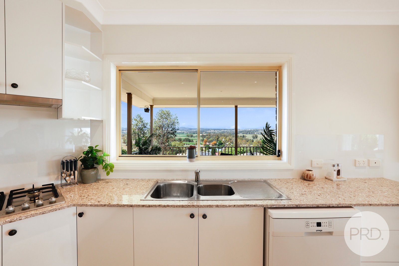 6 Glenview Place TAMWORTH 11