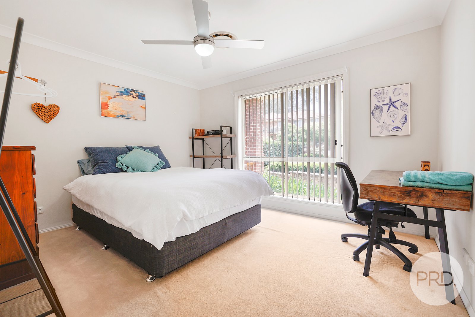 6 Glenview Place TAMWORTH 16