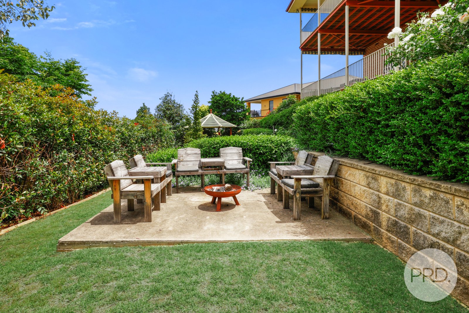 6 Glenview Place TAMWORTH 27