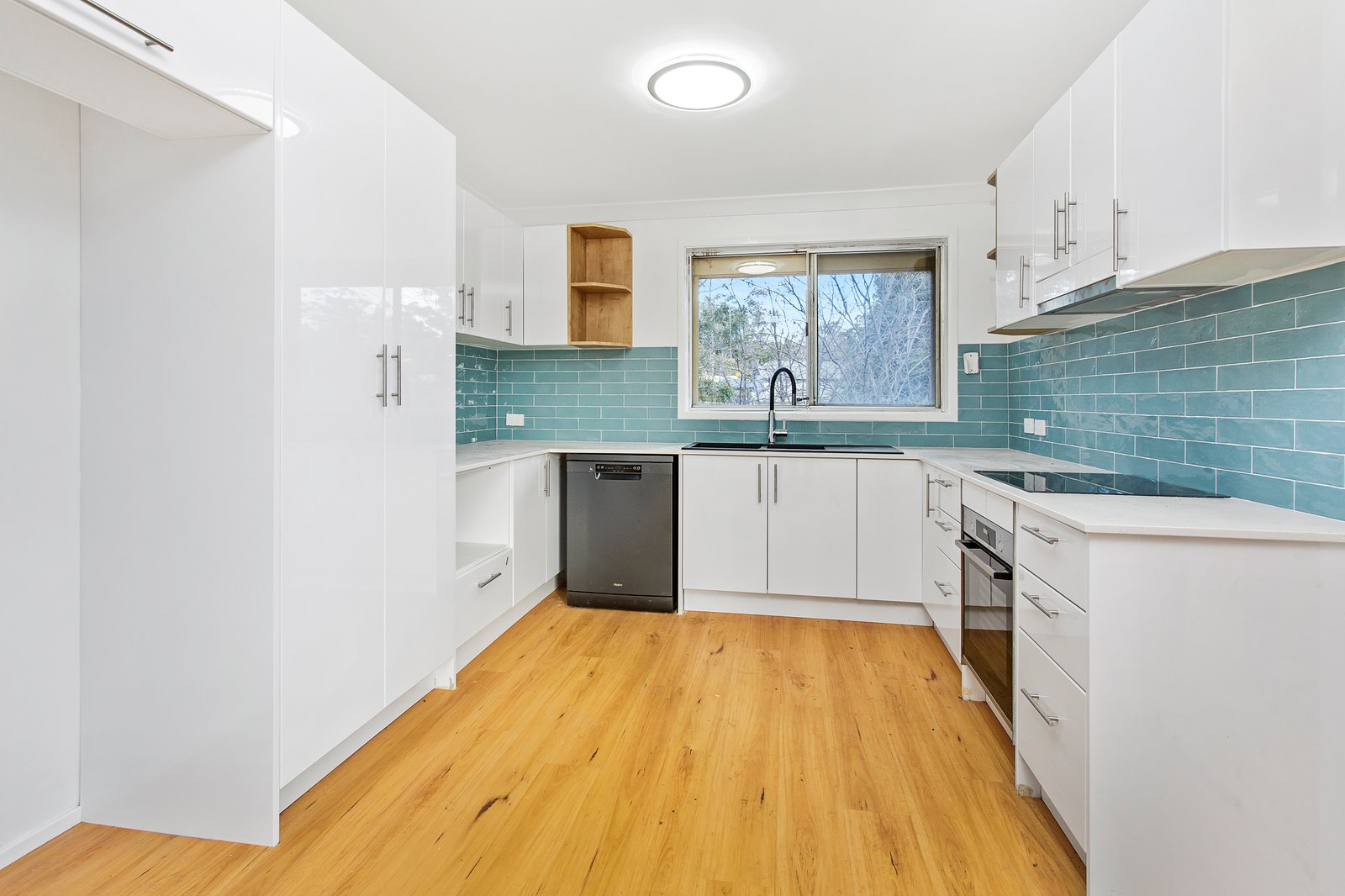 6 Glenview St  DAPTO 2