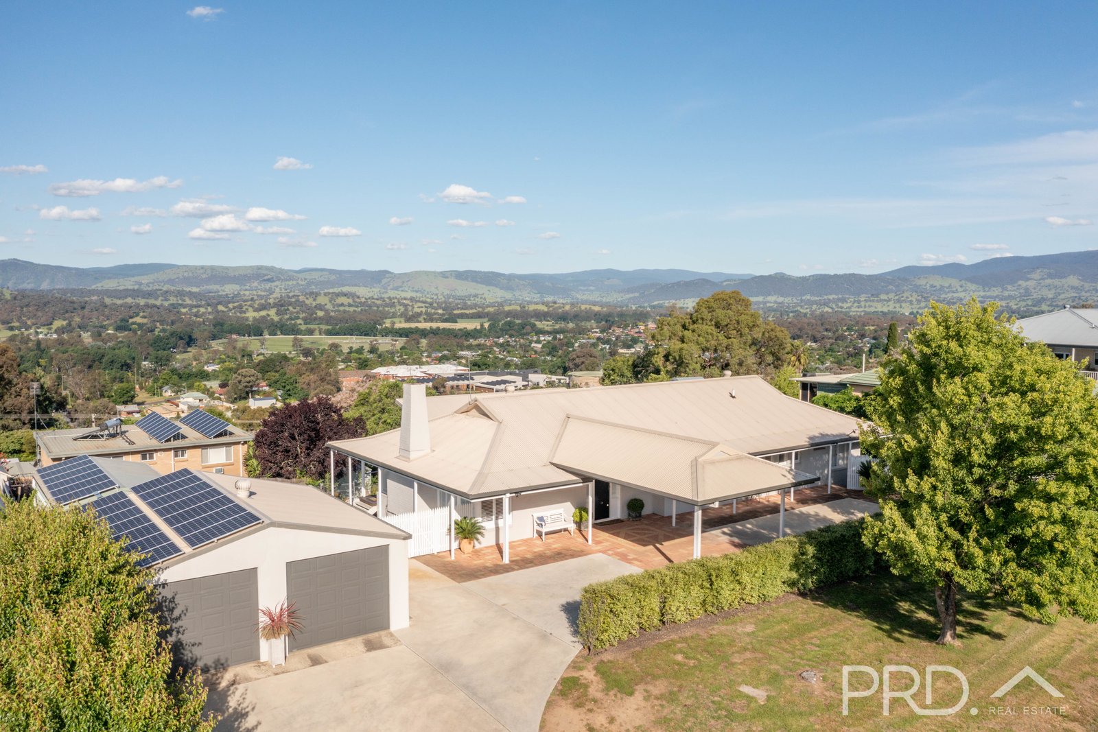 6 Godfrey Street TUMUT 1
