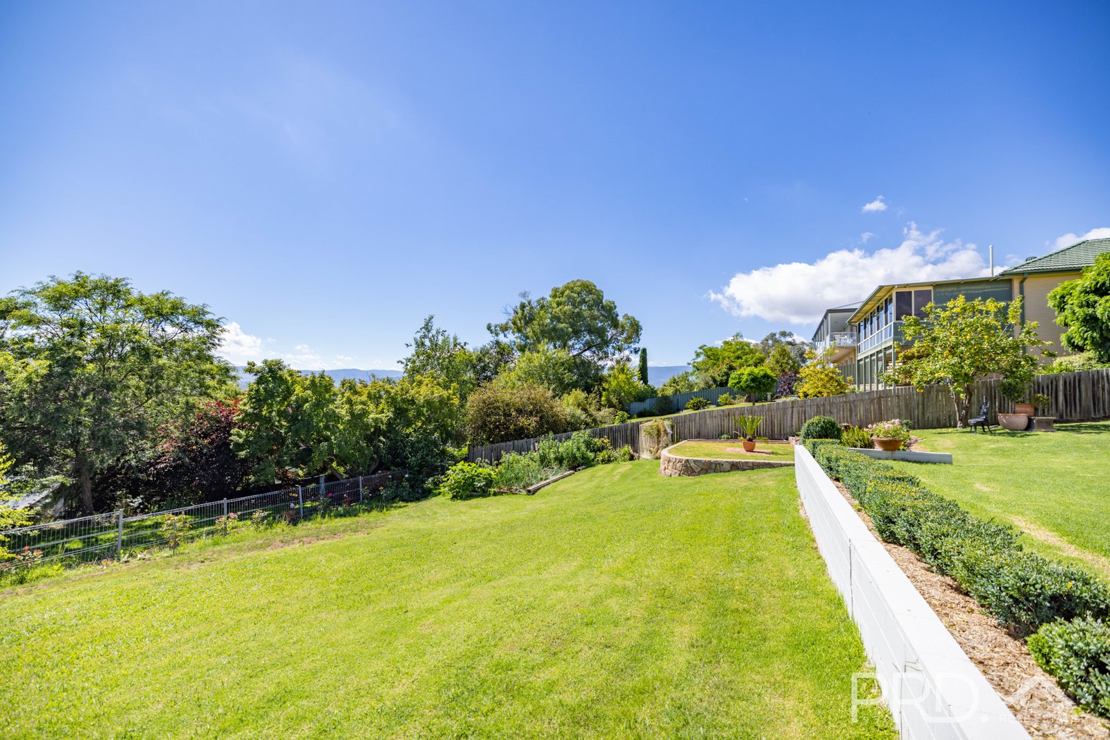 6 Godfrey Street TUMUT 27