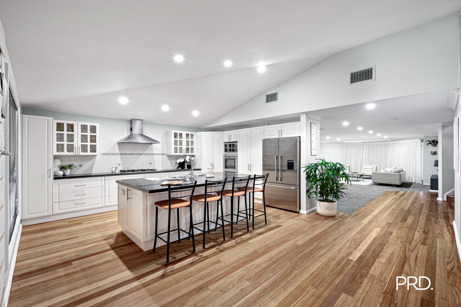 6 Goolwa Crescent CRANEBROOK 4