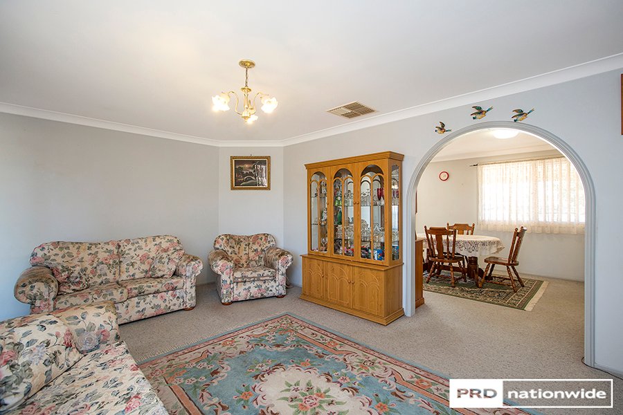6 Gosse Court TAMWORTH 5