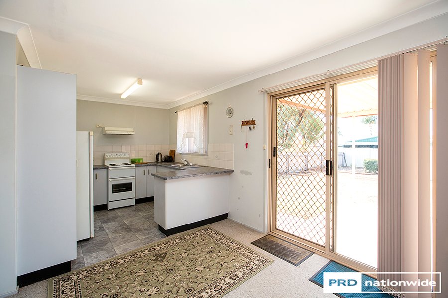 6 Gosse Court TAMWORTH 8