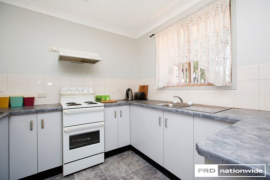 6 Gosse Court TAMWORTH 9