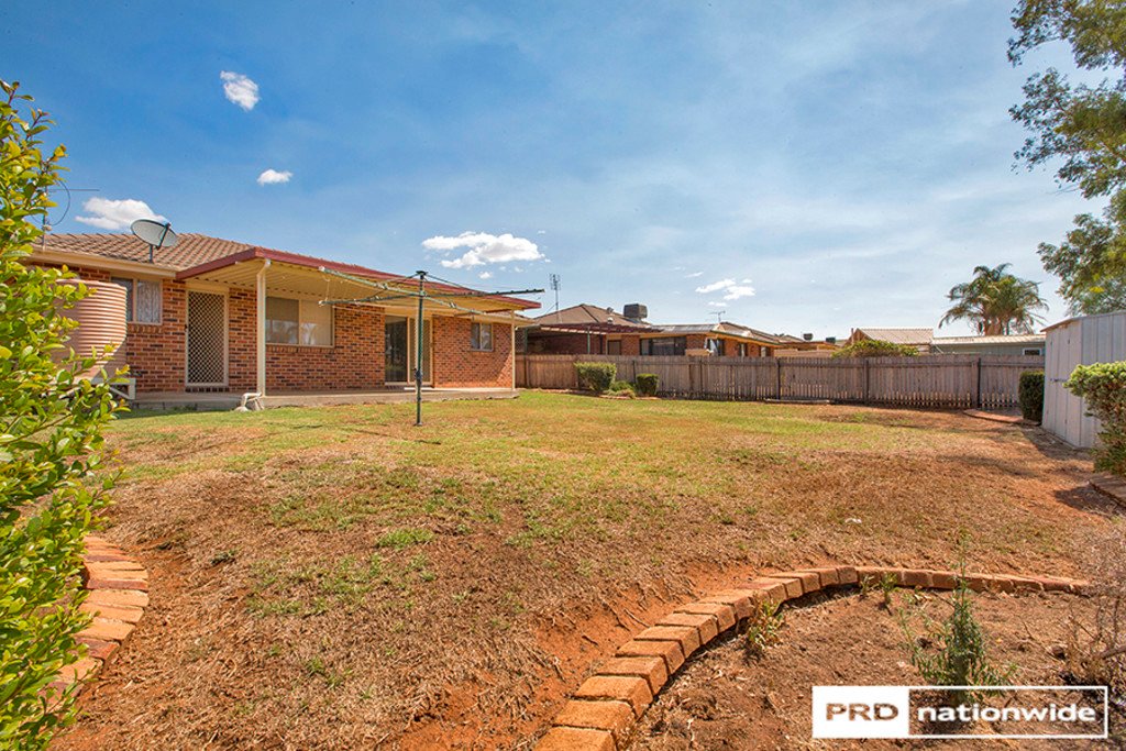 6 Gosse Court TAMWORTH 18