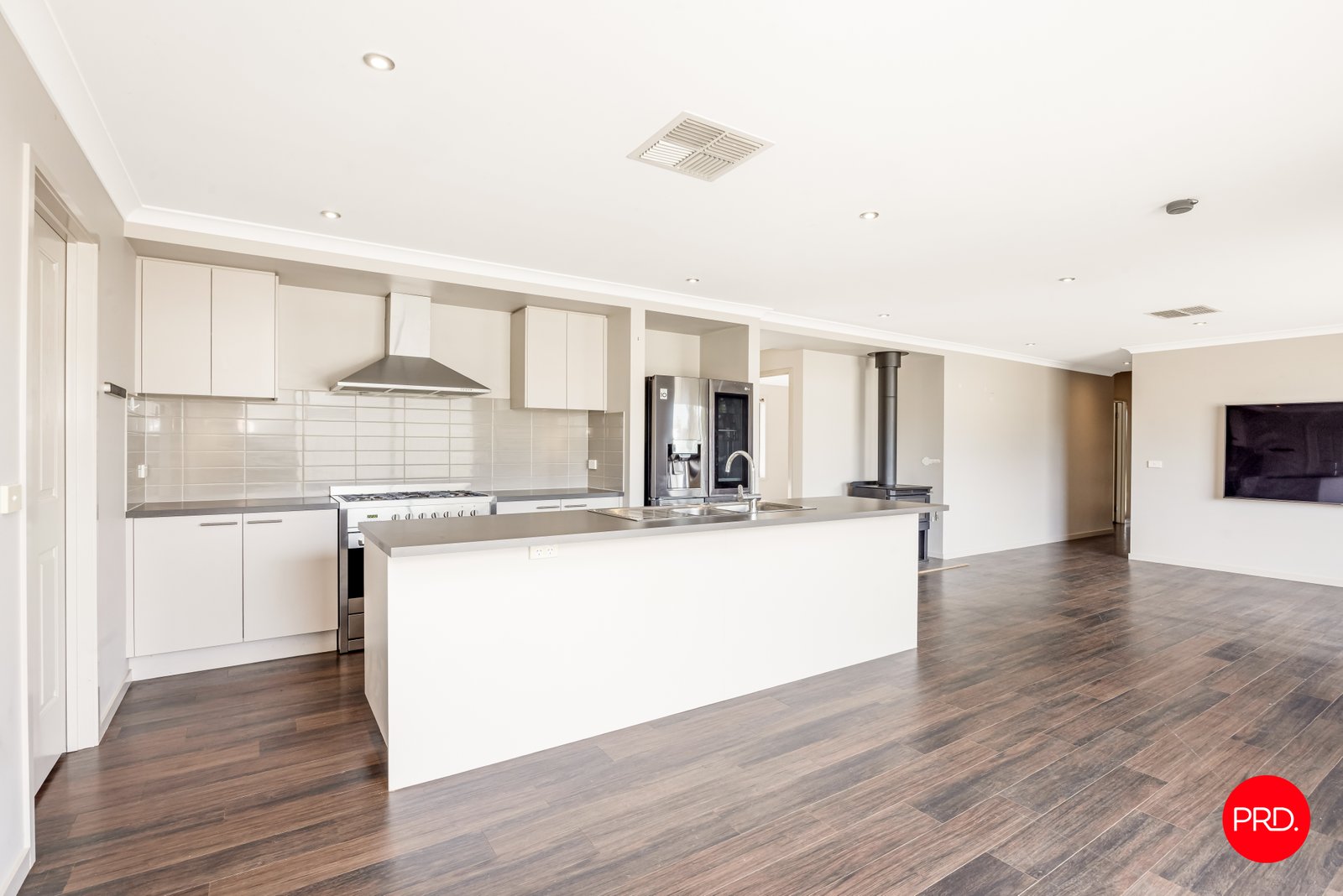 6 Grayton Street MARONG 8