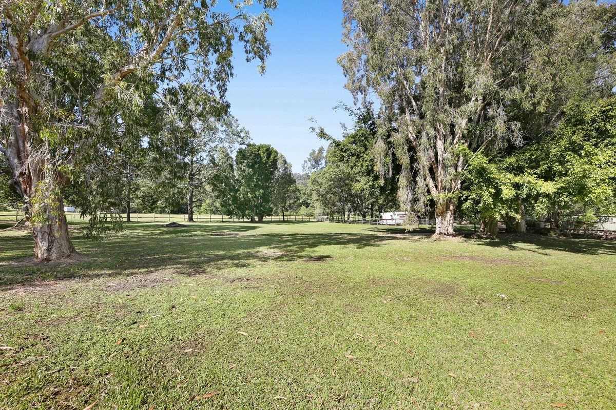 6 Green Lane Tallebudgera 26