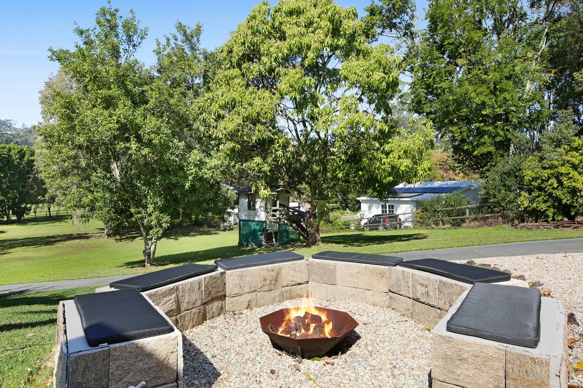 6 Green Lane Tallebudgera 27