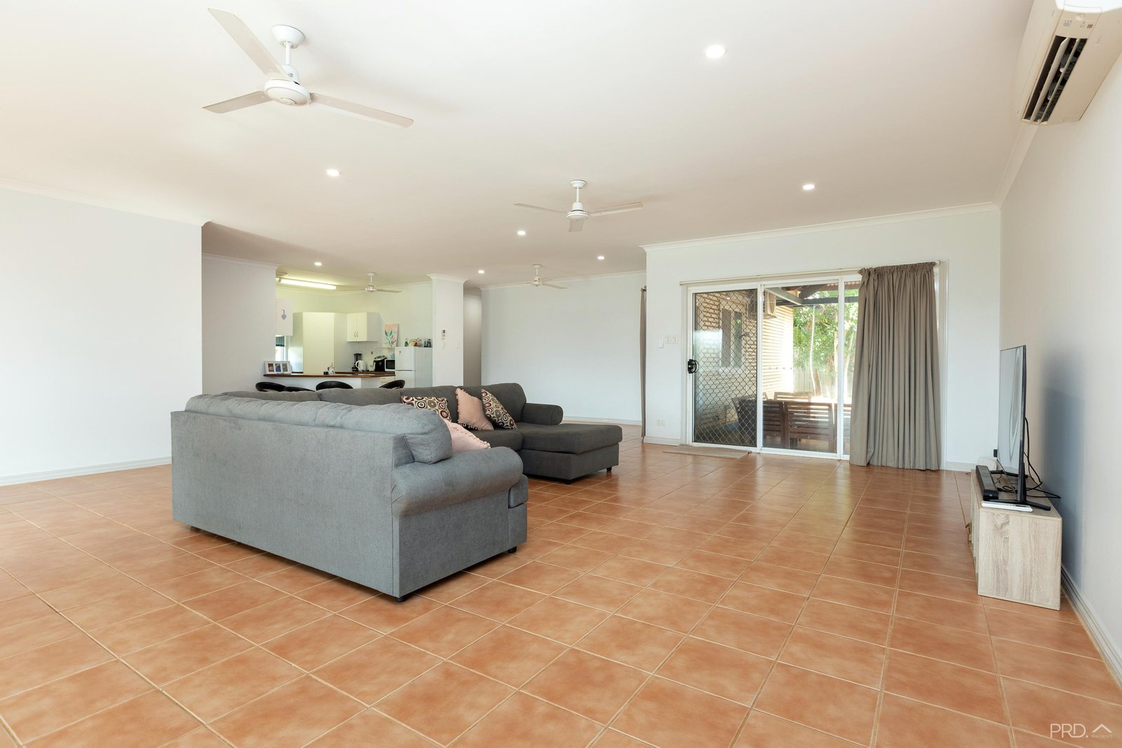 6 Greenshank Drive DJUGUN 8