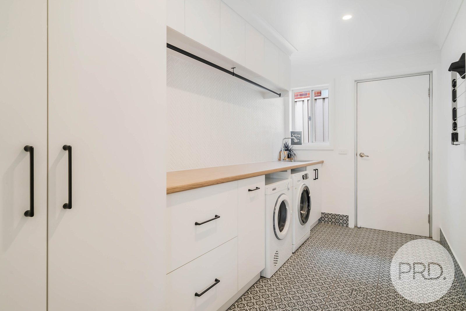6 Greenway Street LLOYD 18