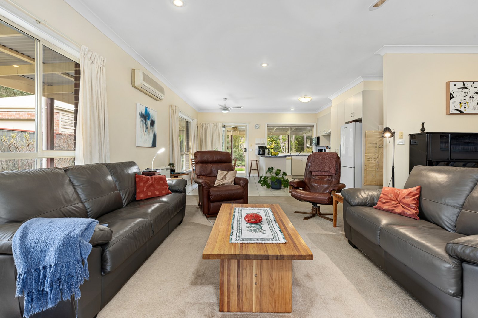 Gallery: 6 Greglyn Court