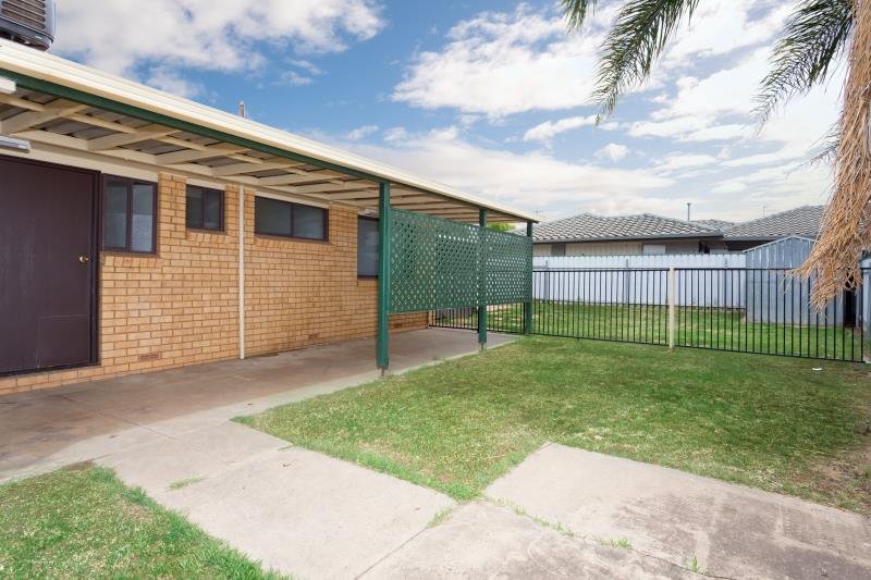 6 Gregory Crescent LAKE ALBERT 6