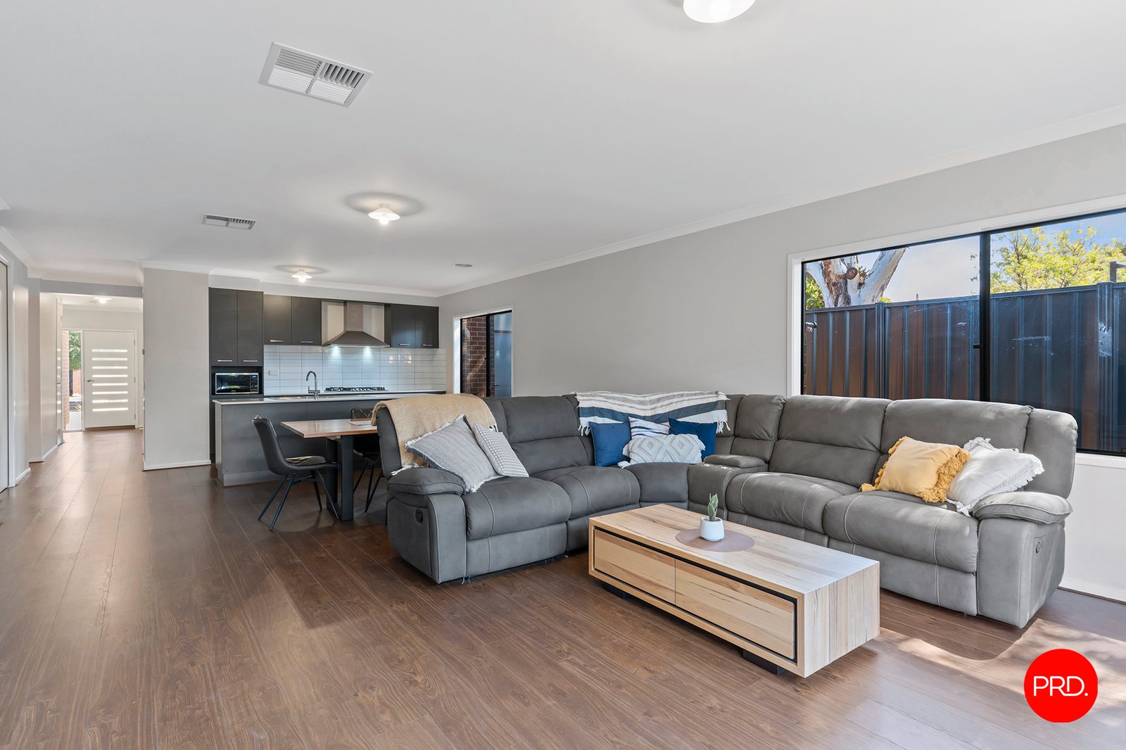 6 Hall Street WHITE HILLS 5