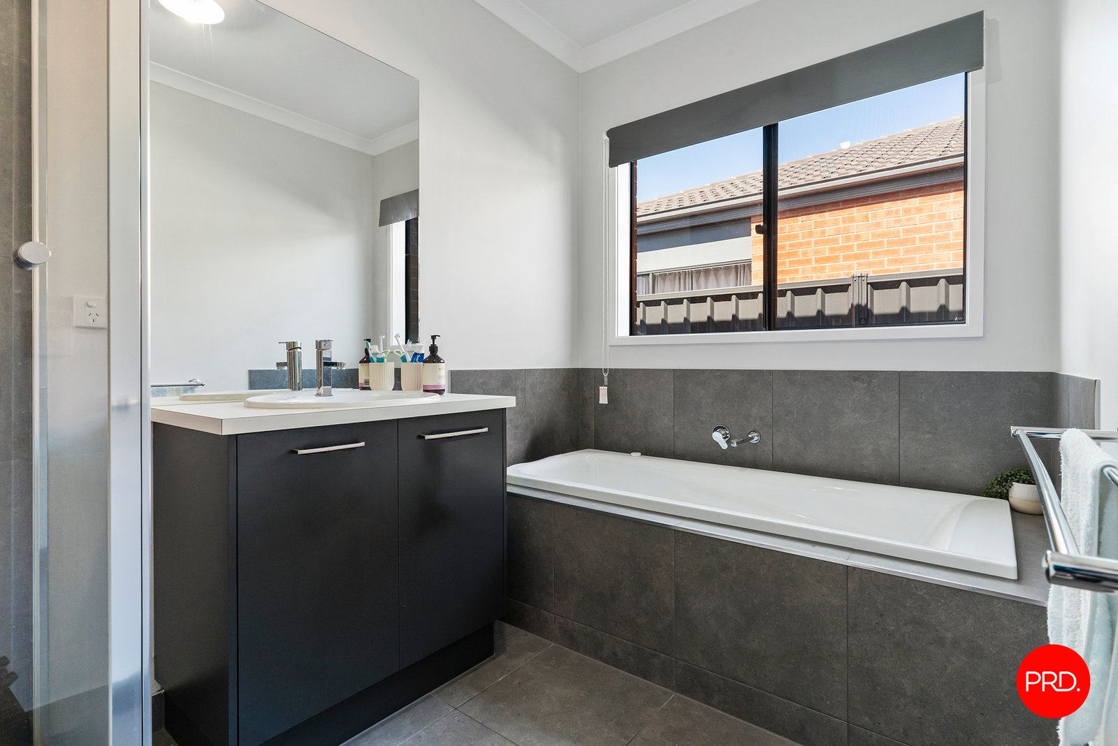 6 Hall Street WHITE HILLS 10