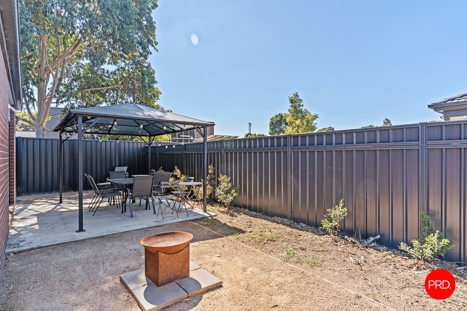 6 Hall Street WHITE HILLS 13