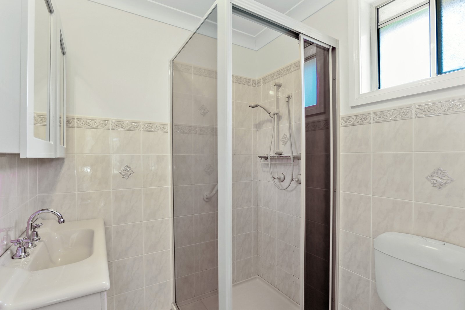 6 Hallam Close KANAHOOKA 6