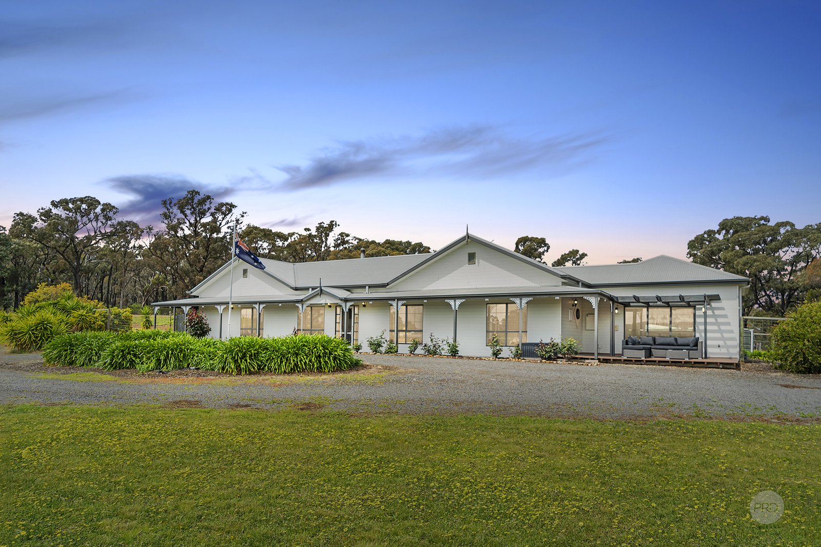 6 Hamilton Court HEATHCOTE 1