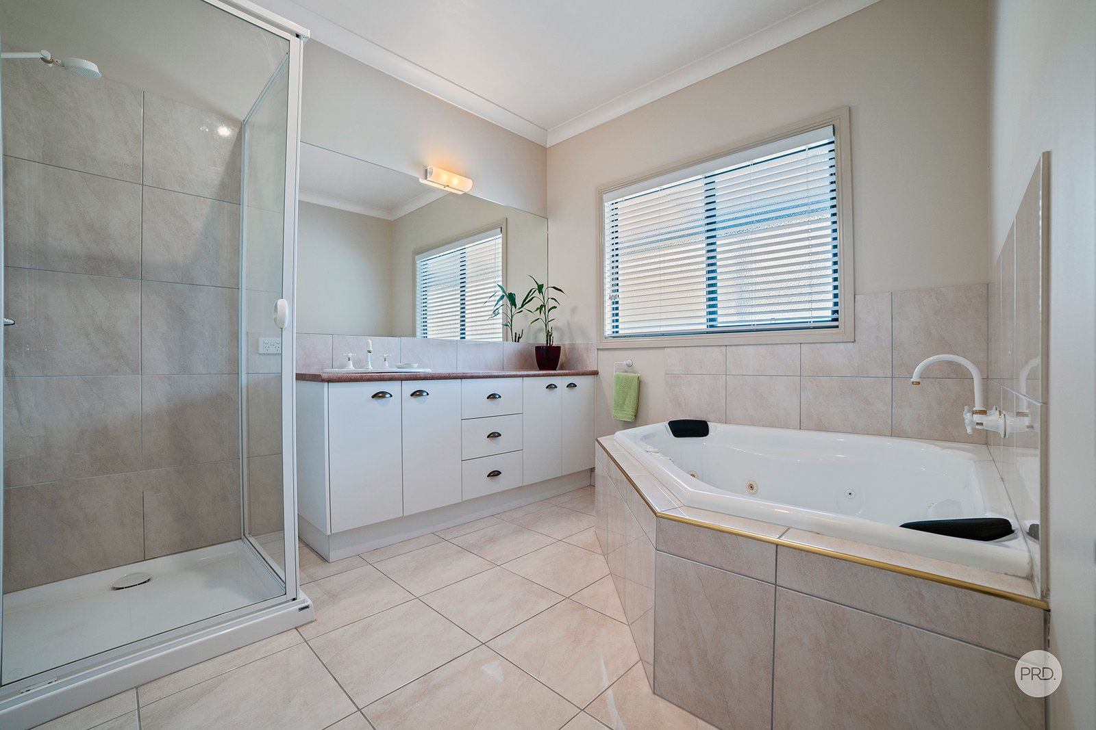 6 Hamilton Court HEATHCOTE 16