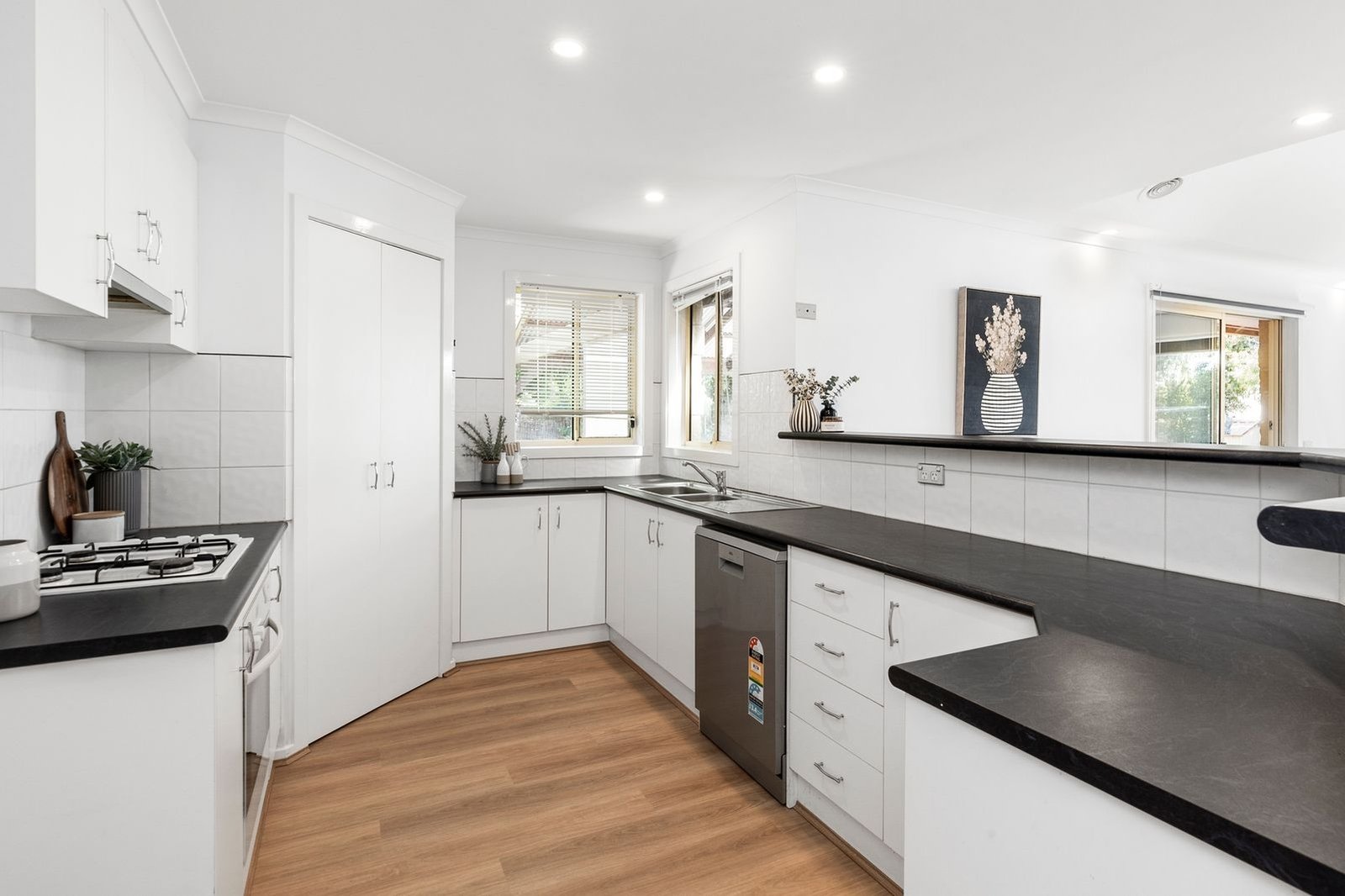 Real Estate and Property in 6 Hannan Crescent, Leopold, VIC