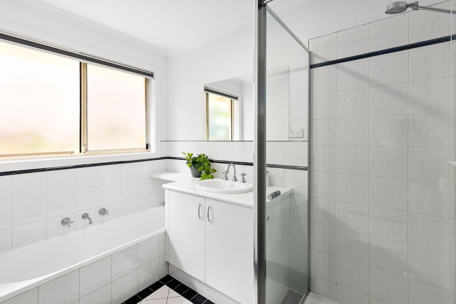 Real Estate and Property in 6 Hannan Crescent, Leopold, VIC