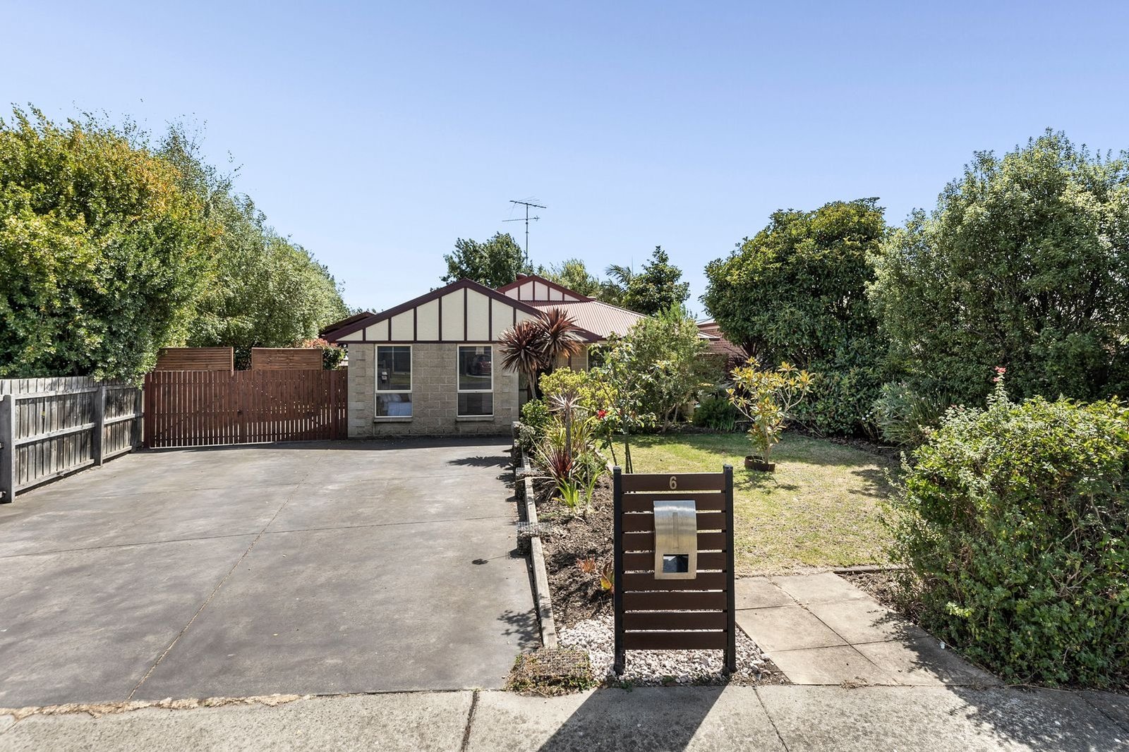 Real Estate and Property in 6 Hannan Crescent, Leopold, VIC