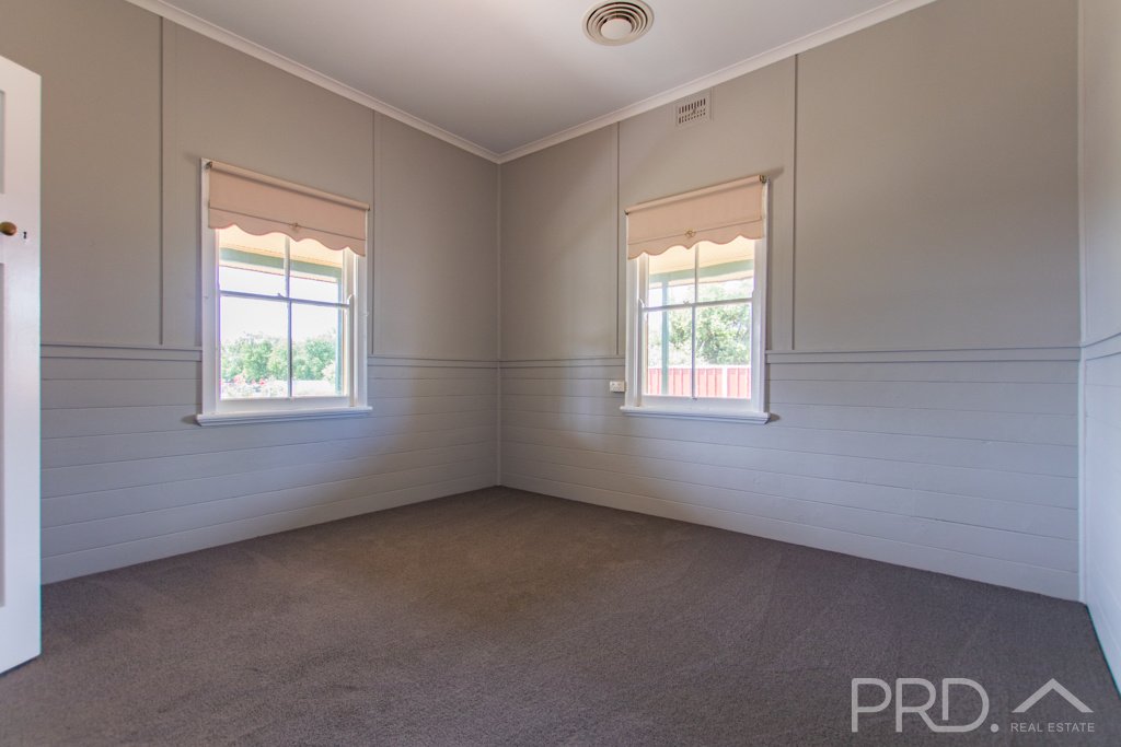 6 Herbert Street TUMUT 3
