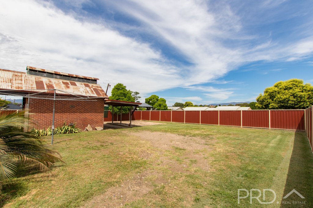 6 Herbert Street TUMUT 13