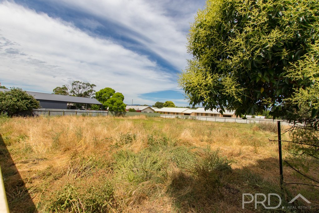 6 Herbert Street TUMUT 15