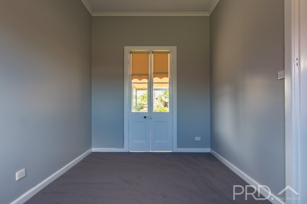 6 Herbert Street TUMUT 7