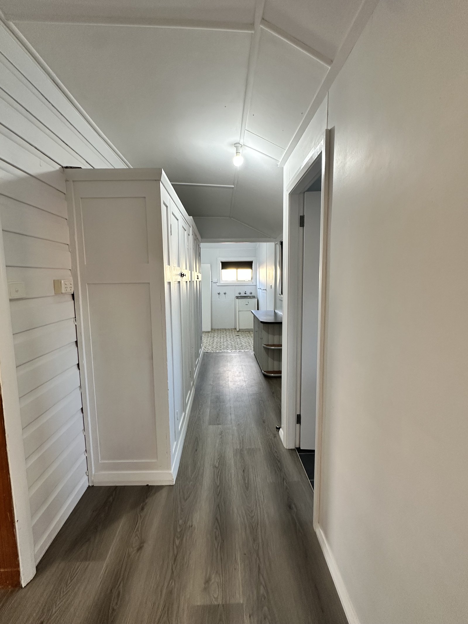 6 Herbert Street TUMUT 9