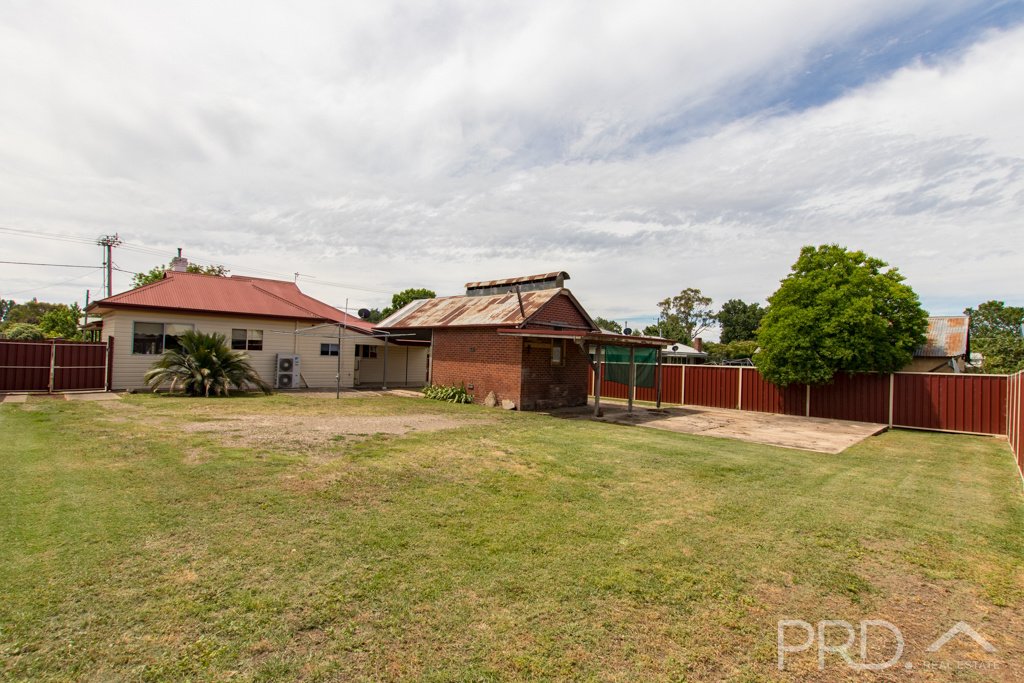6 Herbert Street TUMUT 12