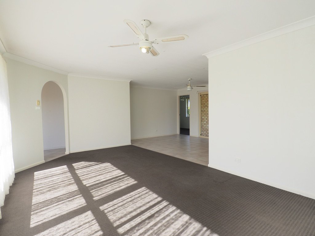 6 Hibbard Close BOAMBEE EAST 3