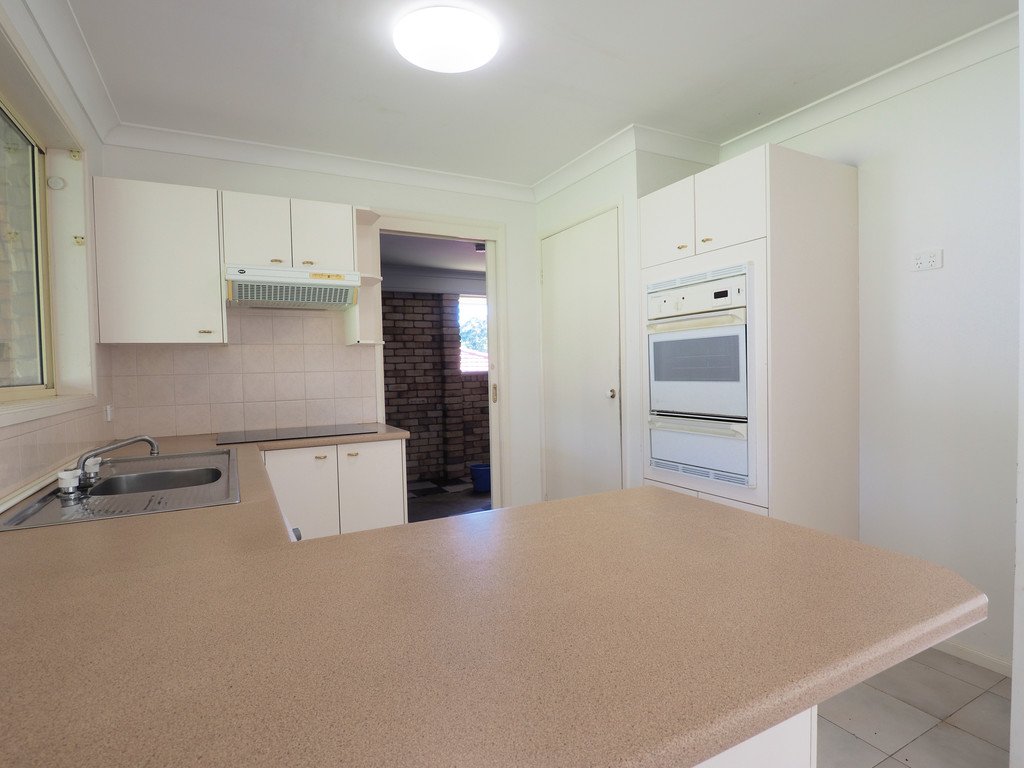 6 Hibbard Close BOAMBEE EAST 14