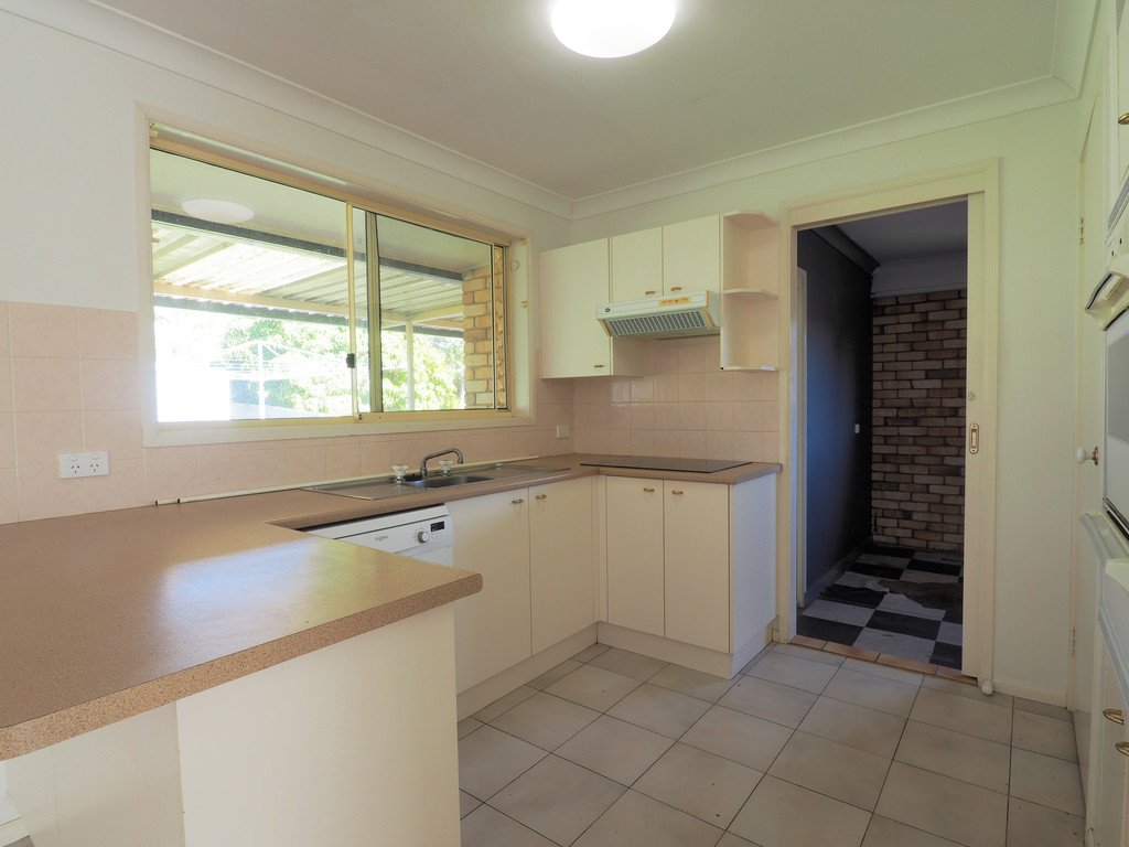 6 Hibbard Close BOAMBEE EAST 15