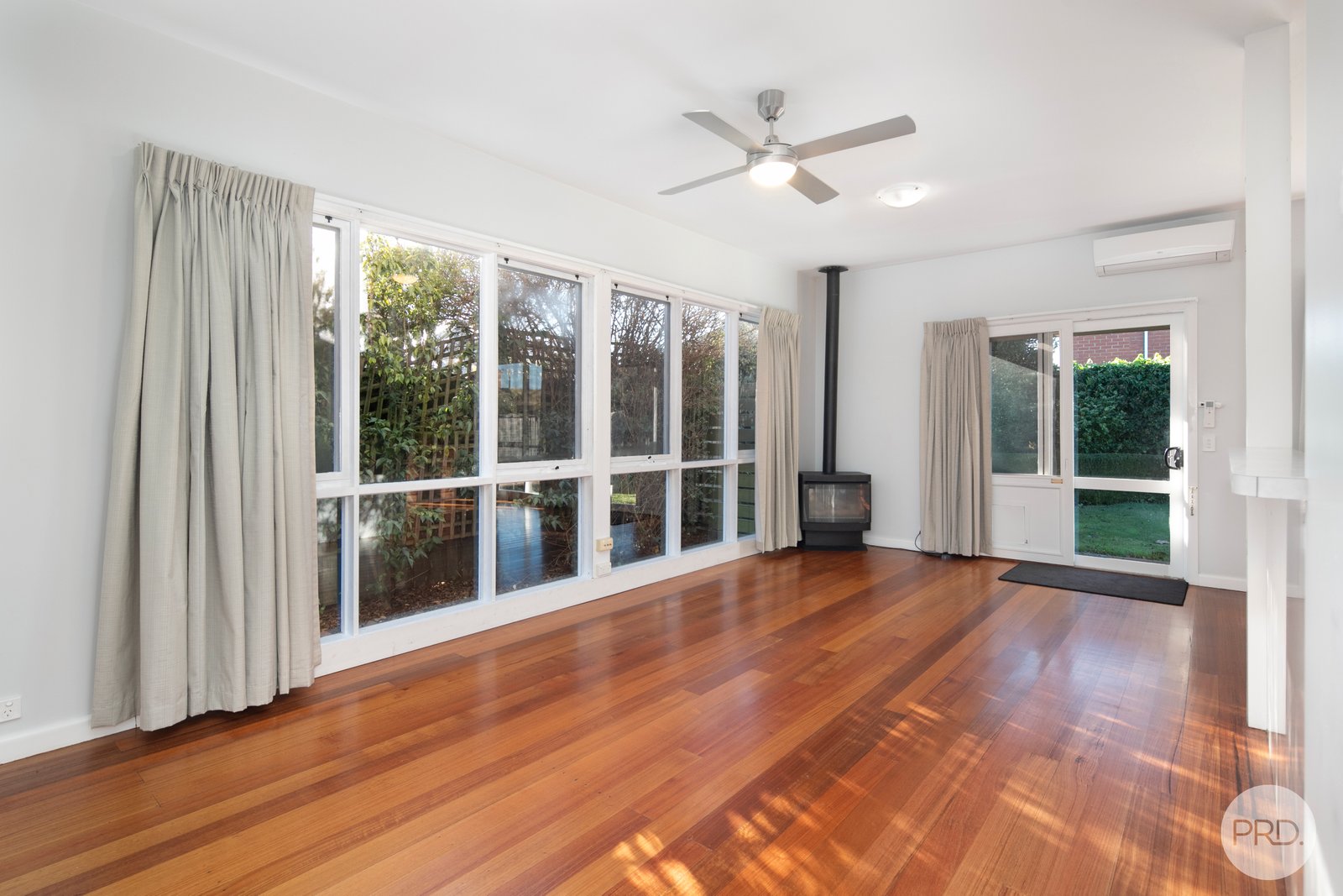 6 High Street LAKE WENDOUREE 4