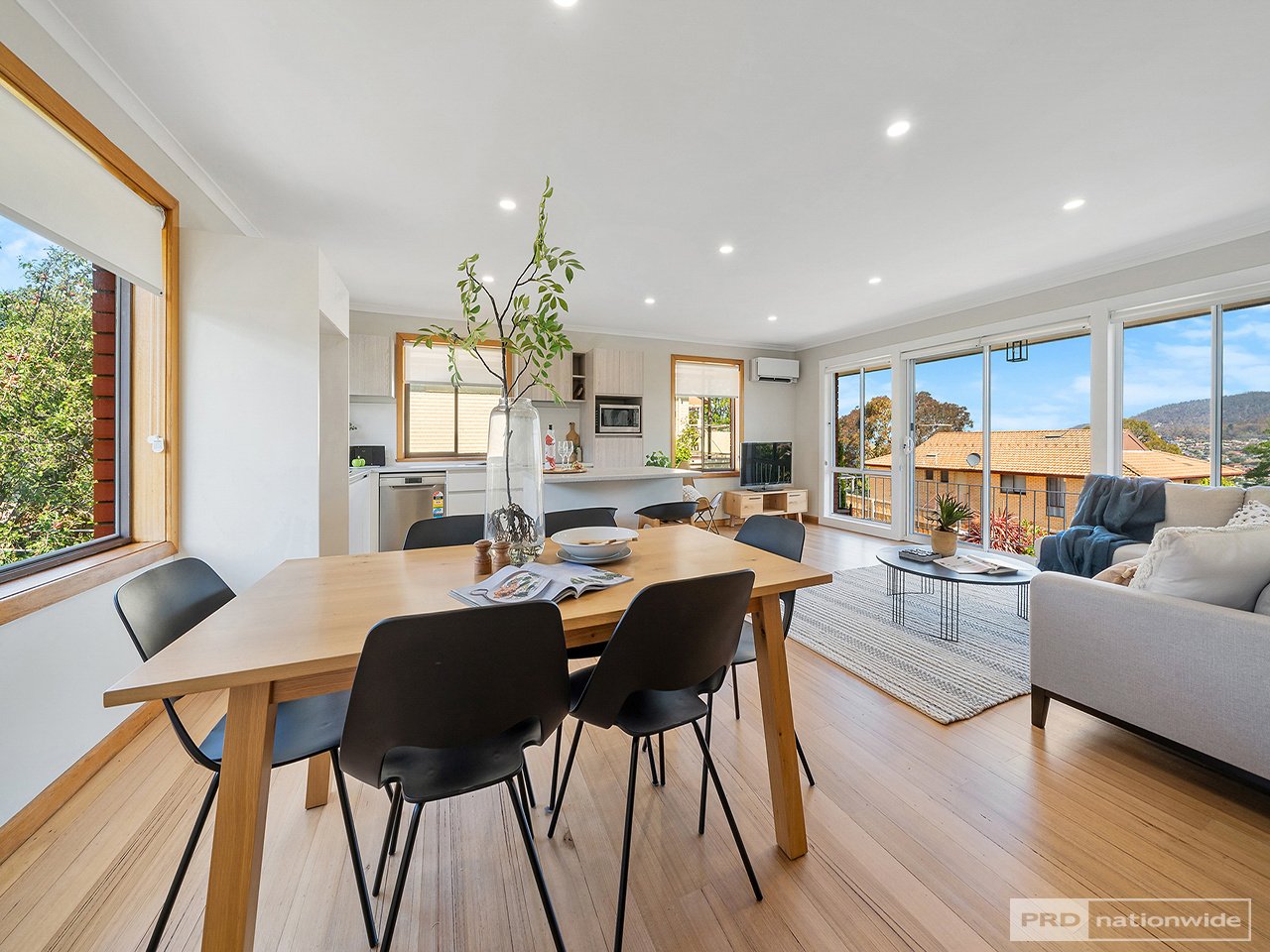 6 Hillside Drive BLACKMANS BAY 4