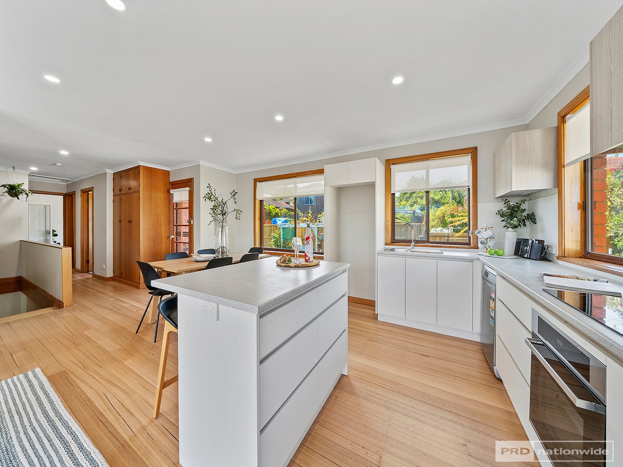6 Hillside Drive BLACKMANS BAY 5