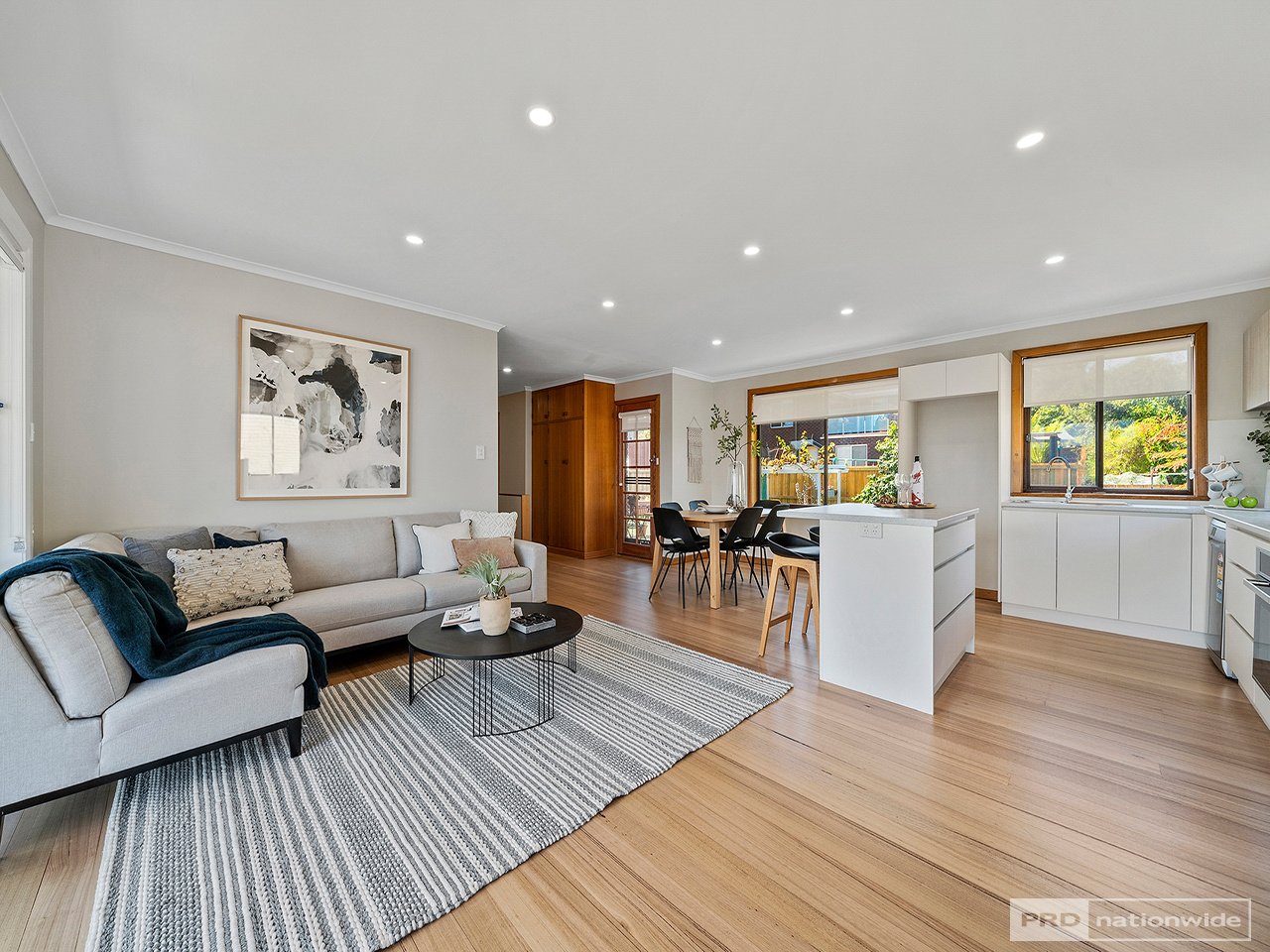 6 Hillside Drive BLACKMANS BAY 9