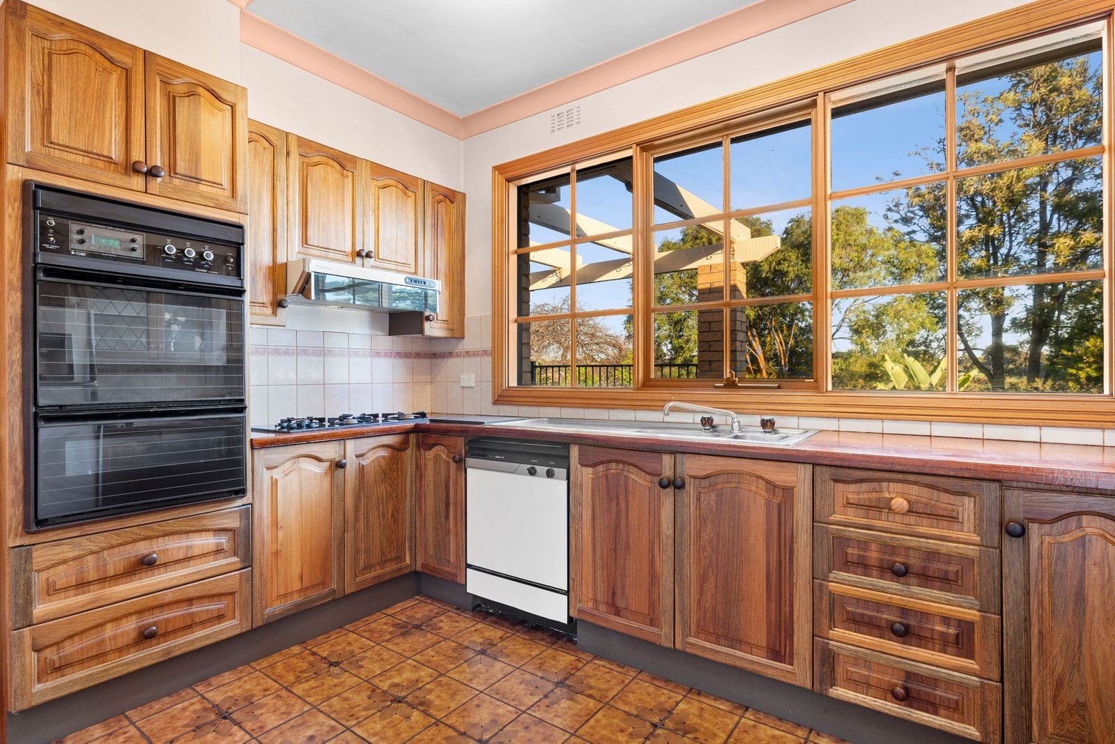 Gallery: 6 Hillside Road