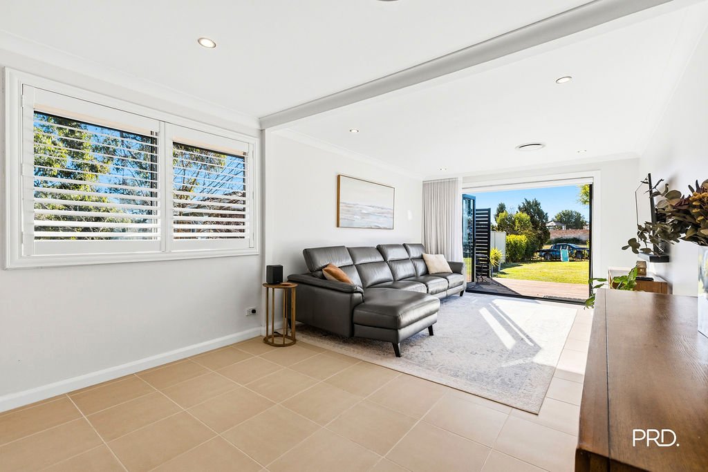 6 Hobby Close SOUTH PENRITH 2