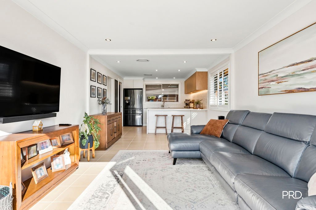 6 Hobby Close SOUTH PENRITH 4
