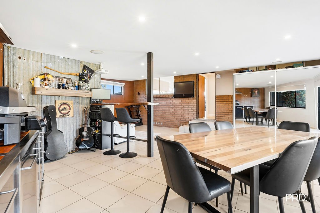 6 Hobby Close SOUTH PENRITH 12