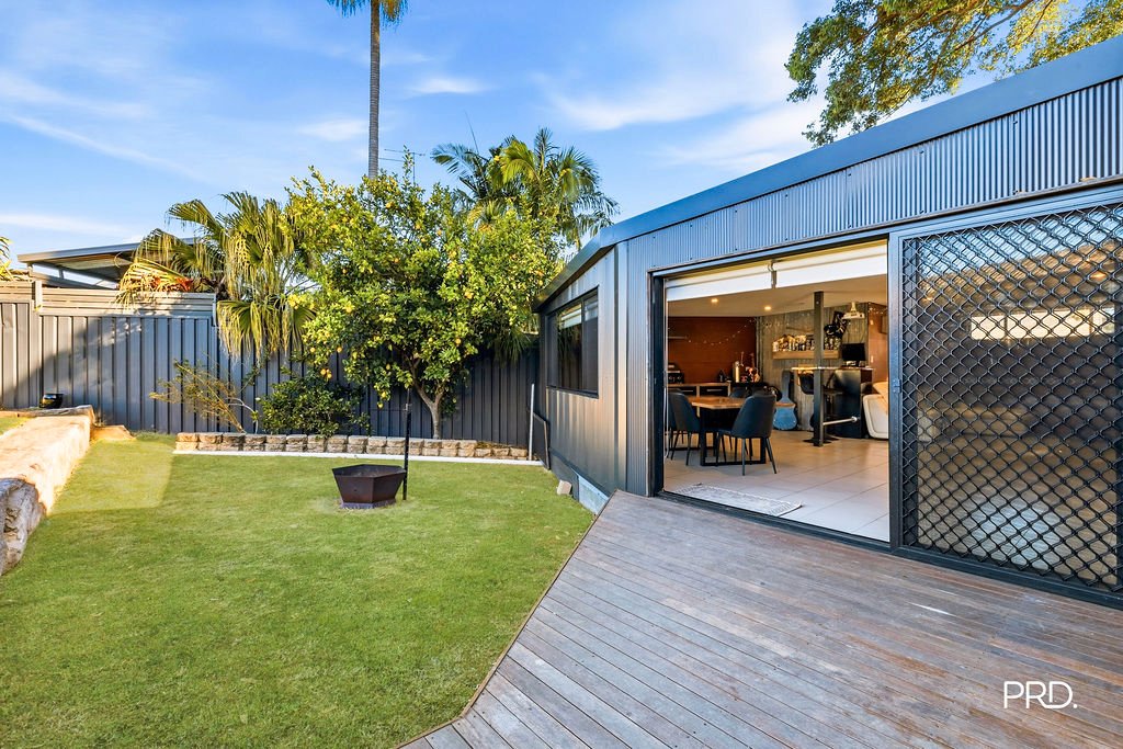 6 Hobby Close SOUTH PENRITH 18