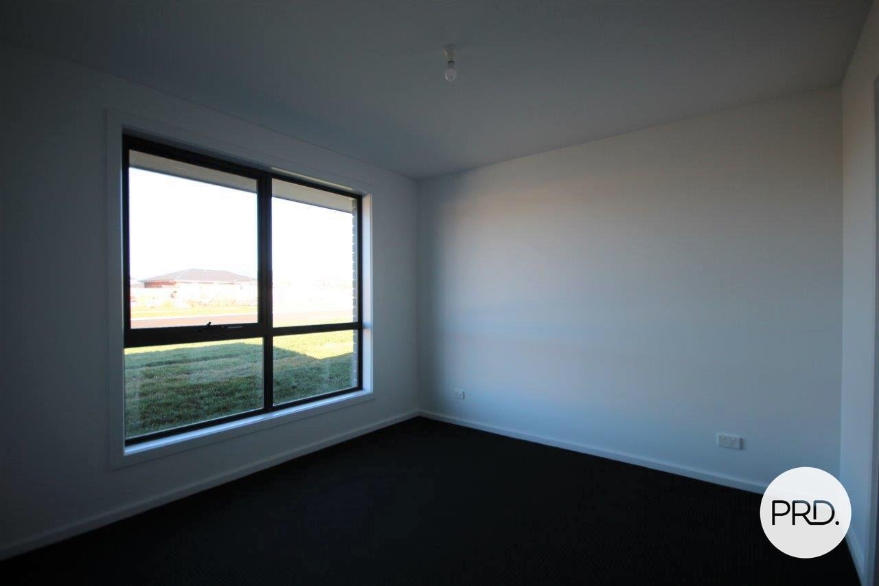 6 Hollingsworth Street BRIGHTON 9